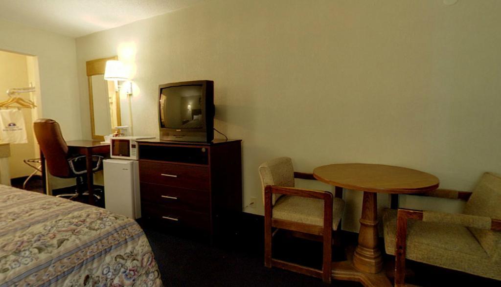 Americas Best Value Inn Newton Bilik gambar